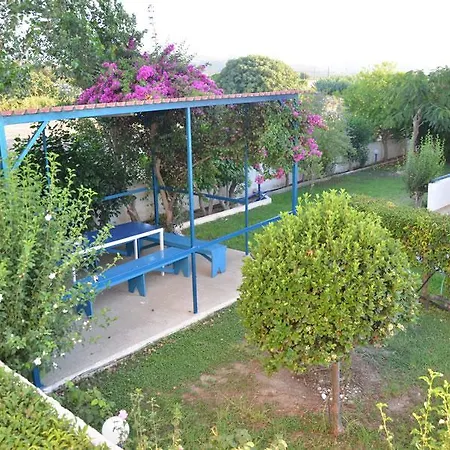 Litsas فندق مبيت وإفطار Fánai